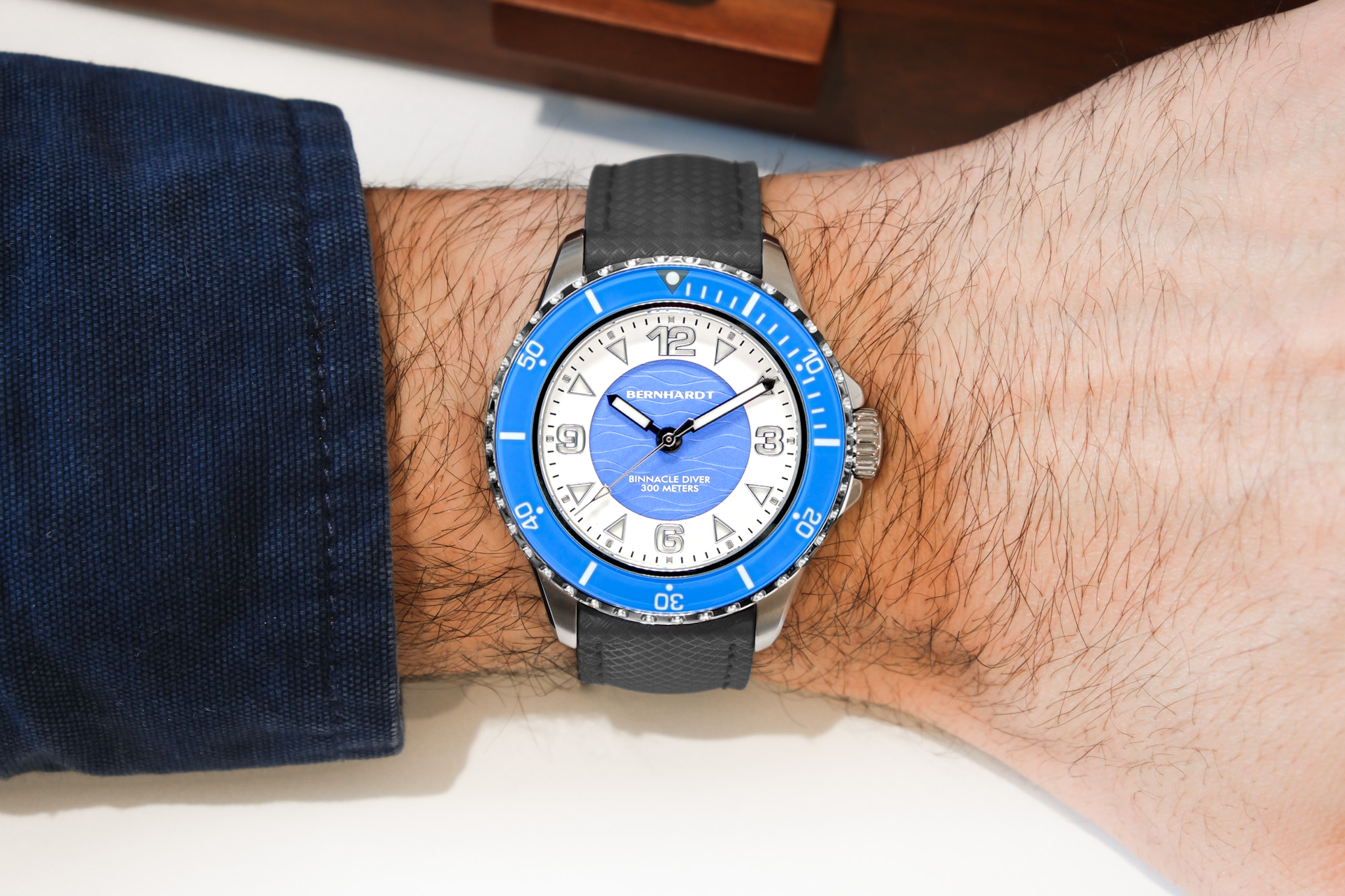 #add a strap (optional)_gray fkm no-loop deployant strap