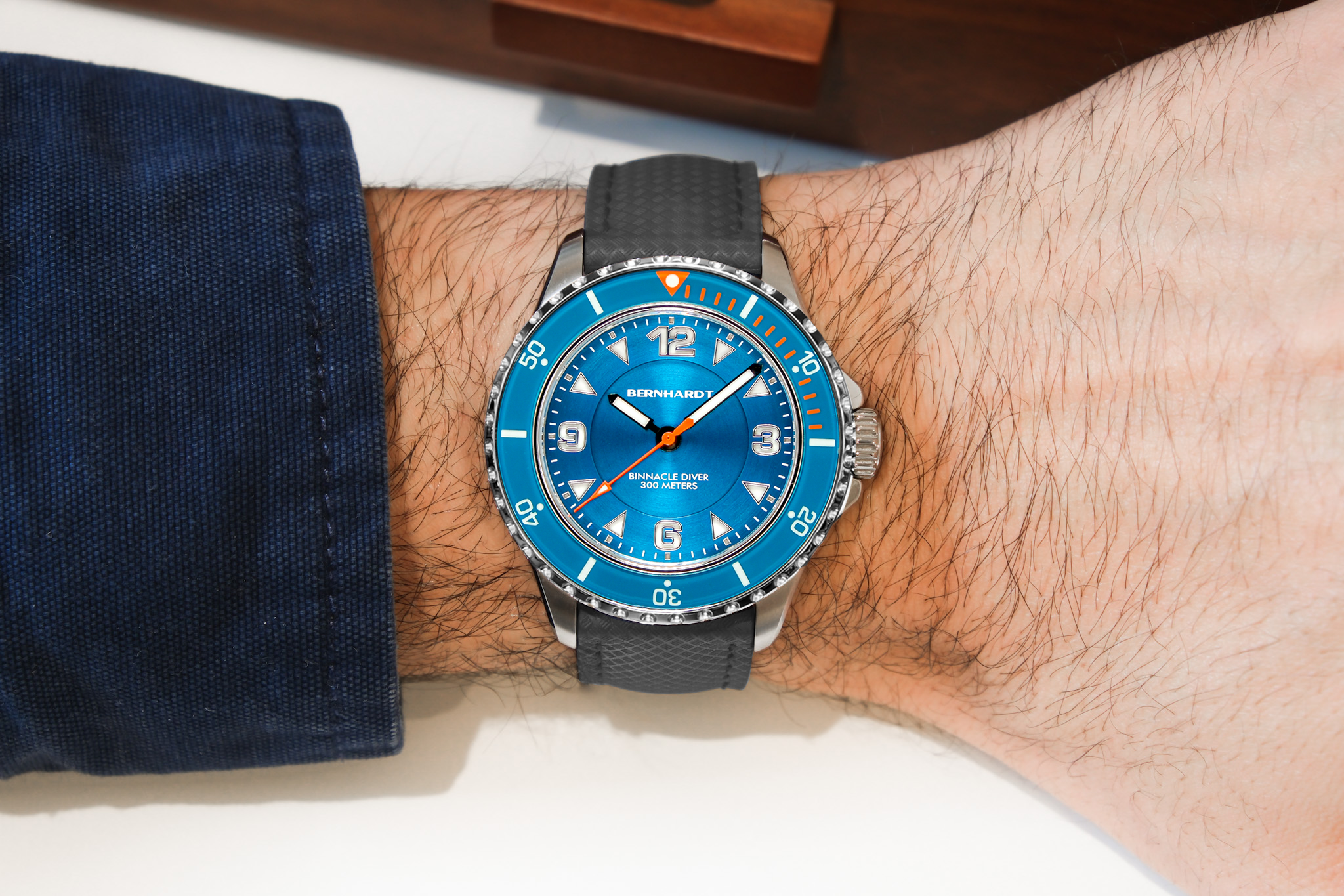 #add a strap (optional)_gray fkm no-loop deployant strap