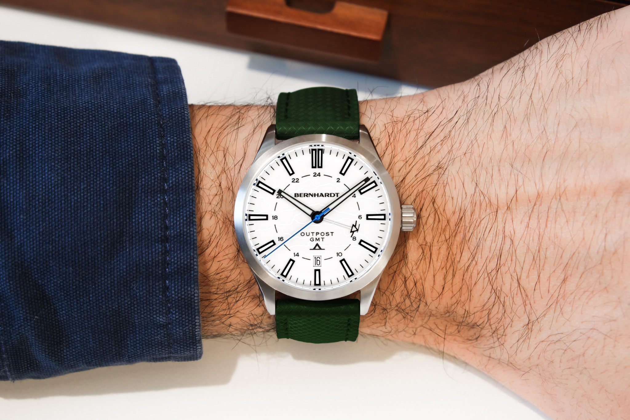 #select a strap_green fkm no-loop deployant strap