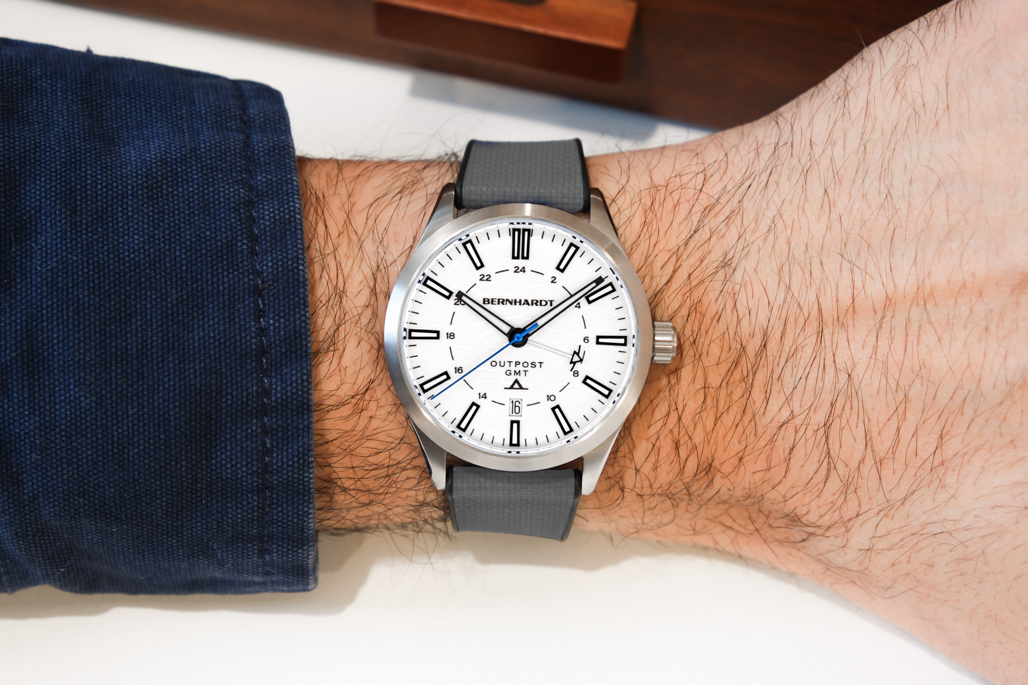 #select a strap_gray fkm strap