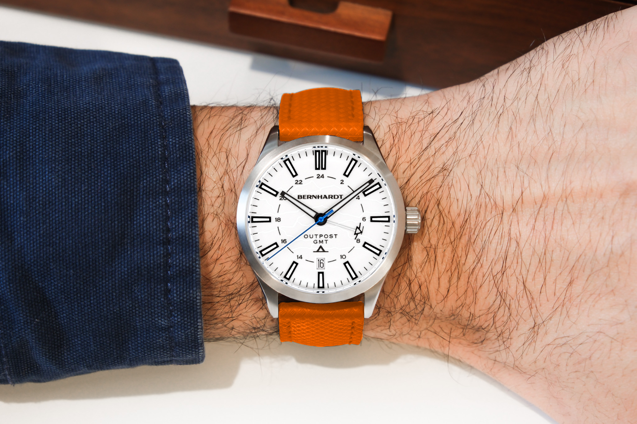 #select a strap_orange fkm no-loop deployant strap